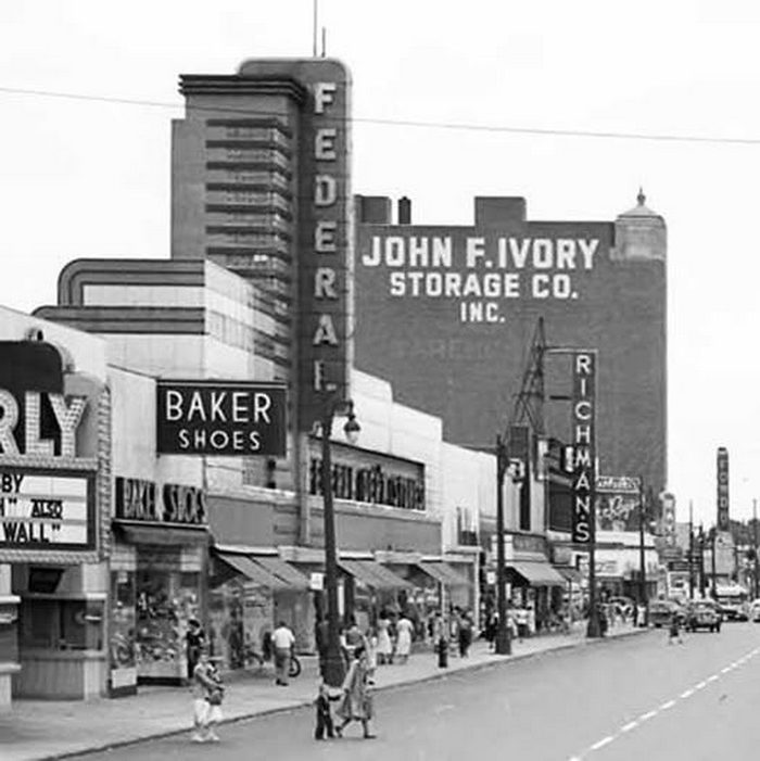 Federals (Federal Department Store) - Detroit - 10735 Grand River (newer photo)